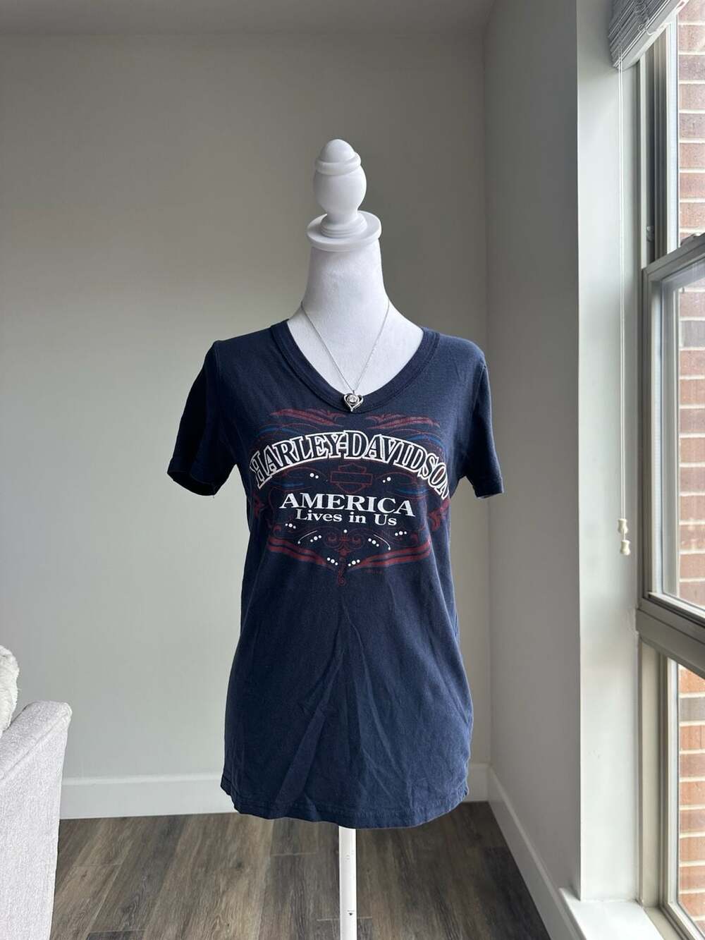 Vintage Harley-Davidson Navy Blue America Lives in Us V-Neck Graphic Tee Medium
